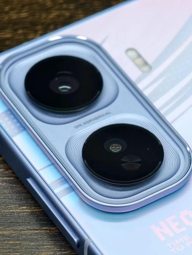 1 :一杯即满配的“超神游戏机”来了pg模拟器电脑版iQOO Neo1(图2) 1 :一杯即满配的“超神游戏机”来了pg模拟器电脑版iQOO Neo1(图2)